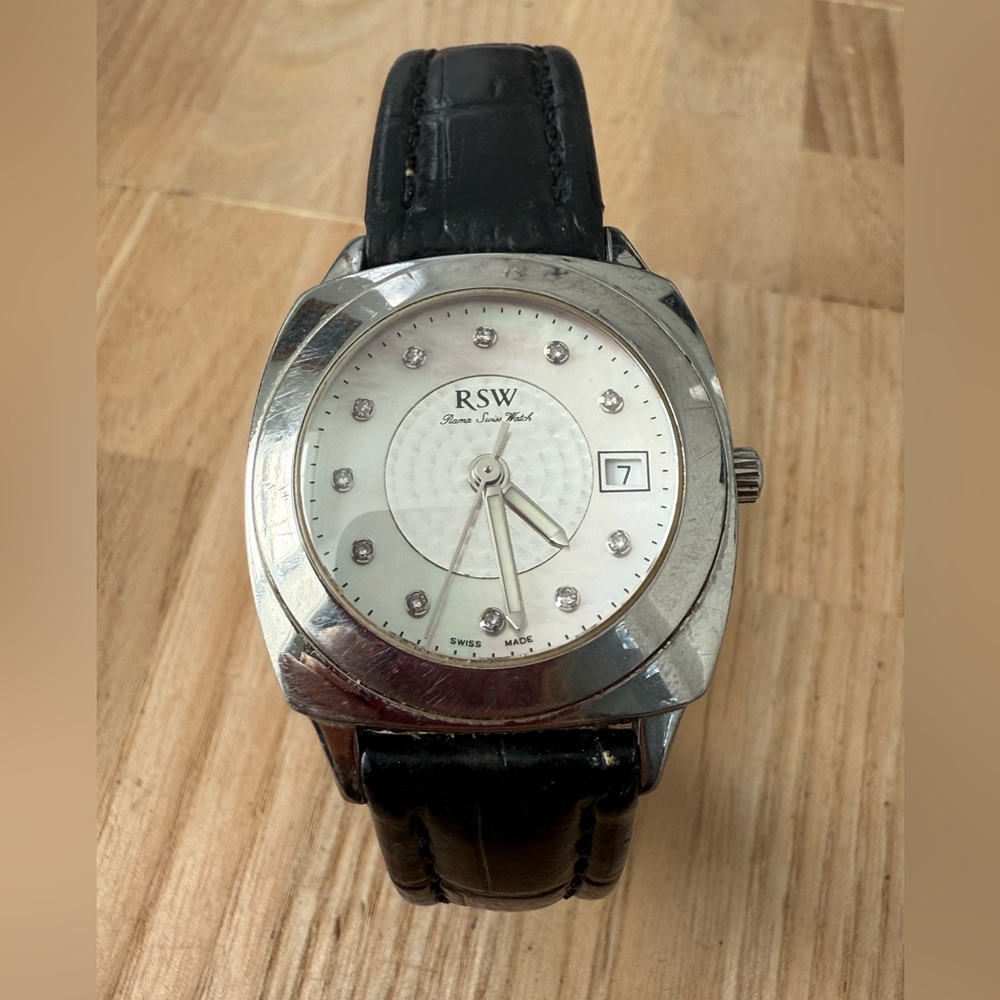 RSW ladies Roma Swiss silver tone black leather watch NEW BATTERY